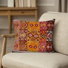 Kilim Motifli Kırlent – Canlı Renkli ve Dayanıklı Kumaş