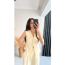 Beauty Iki Düğmeli Sarı Atlas Kumaş Yelek