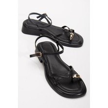 Kadın Siyah Gold Yüzük Detaylı Günlük Sandalet