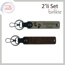 Miawiki Kız Bebeğe Pembe Renkli Kalpli Ayak Motifli Deri Anahtarlık, Isme Özel 2’li Set, Kül Gri-Koyu Kahve