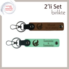 Miawiki Anne Için Bozkurt ve Ayyıldız Desenli, Isim Soyisim Yazılabilen 2’li Anahtarlık, Açık Kahve-Yeşil