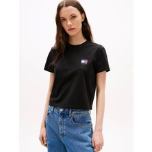 Tommy Jeans Tjw Reg Sh Tommy Us Flag Ss Tee Kadın Siyah T-Shirt DW0DW21423BDS