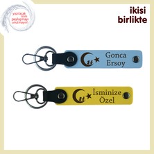 Miawiki Dayıya Minnet Dolu Hatıra – Çocuk ve Ayyıldız Desenli Isimli 2’li Anahtarlık Seti, Gök Mavi-Sarı