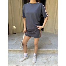 Gacha Osy Modal Yumuşak Dokulu Kumaş Parçalı Bisiklet Yaka T-Shirt Mini Şortlu Etek Ikili Takım - Füme