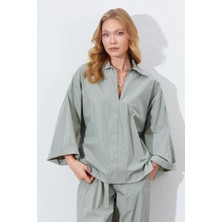 Kadın Çağla Derin V Yakalı Dirsek Kol Salaş Gömlek