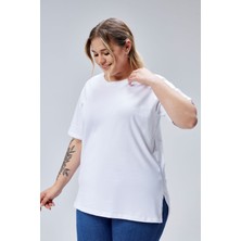 Banega Curve Büyük Beden Beyaz Boyfriend Bisiklet Yaka Yırtmaçlı Pamuk Örme T-Shirt