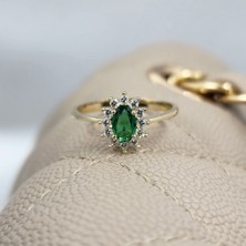 Fasek Gold Gümüş Yüzük - 1.05Karat Zümrüt Yeşili 0.30Karat Swarovski Taşlı Vintage Tasarım 925 Ayar Gümüş Yüzük
