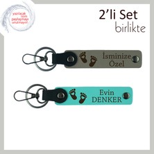 Anne ve Babanın Ortak Kullanabileceği Isme Özel Anahtarlık Takımı, Kalpli Ayak Motifli, Gri-Turkuaz