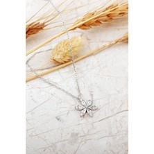 Taşlı Lotus Çiçeği Rodyum Kaplama Gümüş Kolye 8092