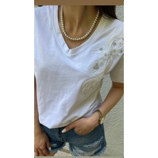 Eliss Butik Işlemeli V Yaka T-Shirt