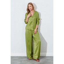 Kadın Yağ Yeşili Beli Ince Lastik Detaylı Saten Pantolon