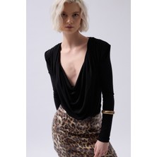 Vatkalı Degaje Yaka Siyah Bodysuit