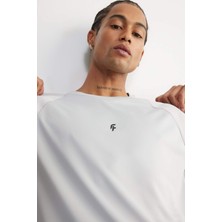 DeFacto Nefes Alabilir Hızlı Kuruyan Slim Fit Dar Kesim Bisiklet Yaka Baskılı Sporcu Kısa Kollu Tişört V2887AZ25SP