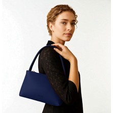 Paftalı Deri Kadın Basic Tek Saplı Fermuarlı Baget El ve Omuz Çantası 27X15X7 cm