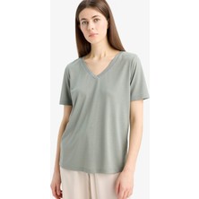 DeFacto Regular Fit V Yaka Basic Düz Kısa Kollu Tişört K5057AZ25SP