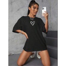 Noflen Minimal Beyaz Kalp Baskılı Oversıze Siyah Tshirt Bol Kesim