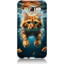 Samsung Galaxy J7 Uyumlu Suda Yüzen Kedi  Desenli Silikon Kılıf
