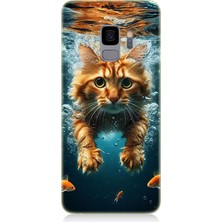 Samsung Galaxy S9 Uyumlu Suda Yüzen Kedi  Desenli Silikon Kılıf