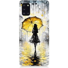 Samsung Galaxy A31 Uyumlu Yağmurda Sarı Şemsiye Altında  Desenli Silikon Kılıf