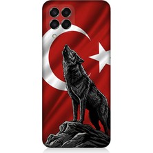 Samsung Galaxy M33 Uyumlu Bayrak Önünde Uluyan Kurt  Desenli Silikon Kılıf