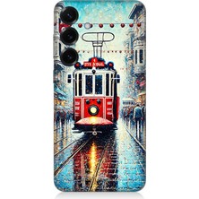 Samsung Galaxy S25 Uyumlu Yağmurlu Sokakta Kırmızı Tramvay  Desenli Silikon Kılıf