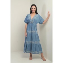 Kadın Kruvaze Yaka Arkası Bağcıklı Beli Lastikli Yarasa Kol Nakışlı Uzun Elbise