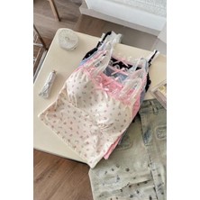 Kara Kedi Beyaz Çiçek Desenli Gloplu Dantel Detaylı Y2K Askılı Crop