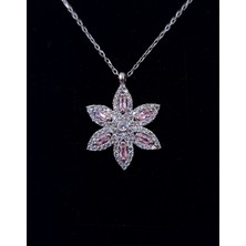 Kadın Gümüş Kolye – Pembe Lotus Çiçeği Tasarımlı, Rodyum Kaplama