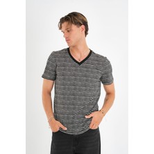 Alexandergardı V Yaka Çizgili T-Shirt