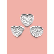 Aktastore Çiçekli Kalpler Kurabiye Kalıbı ve Şeker Hamuru Kalıbı 3'lü Set