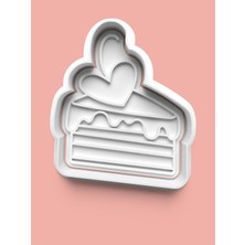 Aktastore Pasta Dilimi Üzerinde Kalp Figürü Kurabiye Kalıbı ve Şeker Hamuru Kalıbı