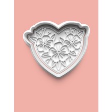 Aktastore Çiçek Desenli Kalp Figürü Kurabiye Kalıbı ve Şeker Hamuru Kalıbı