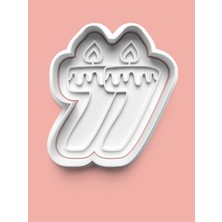 Aktastore Mum Figürlü Yetmiş Yedi Rakamı Kurabiye Kalıbı ve Şeker Hamuru Kalıbı - 77 Numara