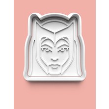 Aktastore Scarlet Witch Kızıl Cadı Figürü Kurabiye Kalıbı ve Şeker Hamuru Kalıbı