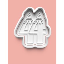 Aktastore Mum Figürlü Kırk Dört Rakamı Kurabiye Kalıbı ve Şeker Hamuru Kalıbı - 44 Numara