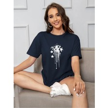 Kadın Lacivert Sanatsal Yıldız Ön Baskılı Oversize T-Shirt