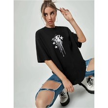 Trend Sizde Kadın Siyah Sanatsal Yıldız Ön Baskılı Oversize T-Shirt