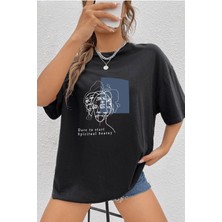 Unisex Minimal Line Drawing Baskılı Kısa Kol T-Shirt