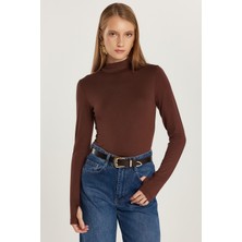 Kadın Regular Fit Klasik Kesim Viskon Kumaş Balıkçı Yaka Kahverengi Bluz 