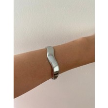 Dalga Detaylı Çelik Silver Kelepçe