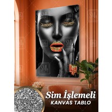 Simli Turuncu Yüzüklü Pırıltılı Afrikalı Kadın Ruj Sim Işlemeli Dikey Kanvas Tablo