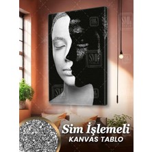 Simli Siyah Beyaz Pırıltılı Makyajlı Kadın Modern Iki Yüzlü Sim Işlemeli Dikey Kanvas Tablo