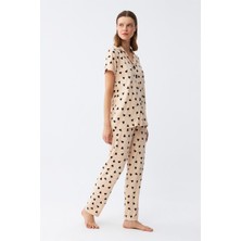 Modaserdem Akbeniz Kadın Krem Rengi Kalp Desenli Önden Düğmeli Pijama Takımı