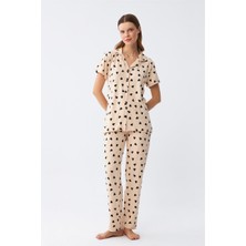 Modaserdem Akbeniz Kadın Krem Rengi Kalp Desenli Önden Düğmeli Pijama Takımı