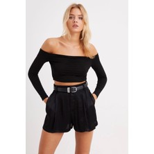 Kadın Siyah Madonna Yaka Önü Büzgülü Crop Bluz B153