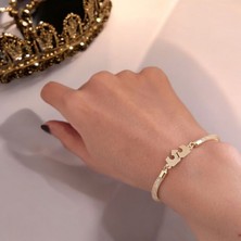 Archin Kedi Temalı Taç Motifli 14 Ayar Altın Plakalı Hasır Kordonlu Hediye Bileklik-461SEMBOL