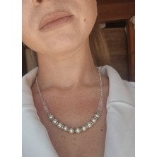 Inci Boncuklu ve Işıltılı Detaylı Zarif Kolye