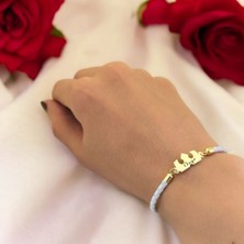 Archin Özge İsmine Özel Doğal Beyaz Derili Taç Motifli 14 Ayar Altın Plakalı Hediye Bileklik-465İsim