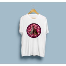 Oversize Leydi ile Sokak Köpeği Tasarım Unisex T-Shirt