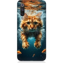 Xiaomi Mi 9 Se Uyumlu Suda Yüzen Kedi  Desenli Silikon Kılıf